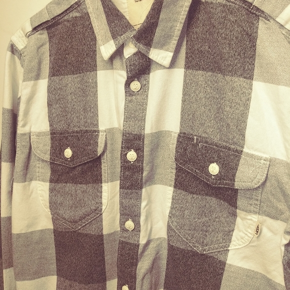 (Large) VANS off the wall flannel button up. - Picture 3 of 3